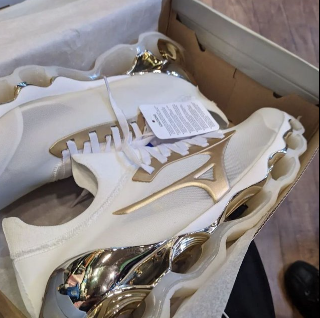 SORAYAMA GOLD SNEAKERS